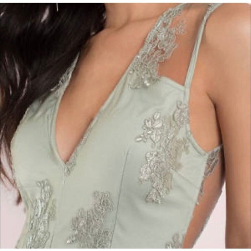 Tobi women’s sage green lace sleeveless, mini dress, size small - Picture 2 of 8